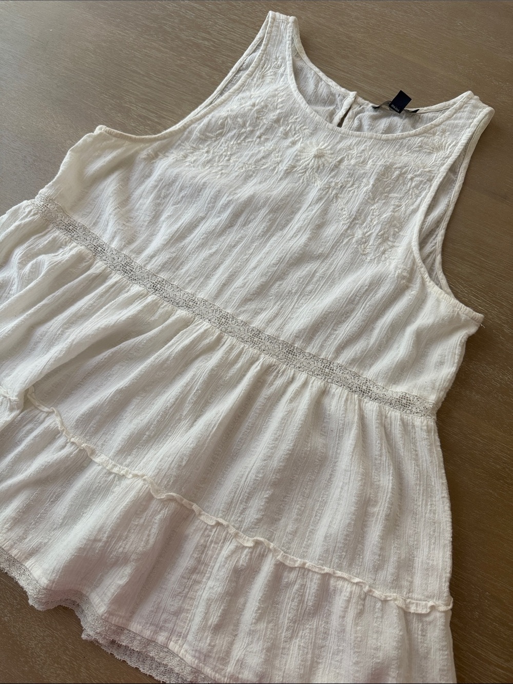 AEO Embroidered Ruffle Tank | L